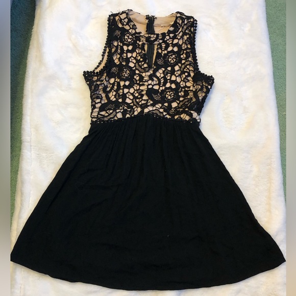 NWT Blu Pepper Women’s Lace Mini Formal Dress - Picture 1 of 16